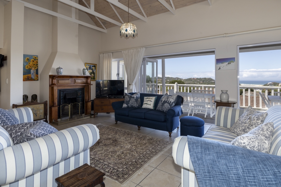 5 Bedroom Property for Sale in Kleinemonde Eastern Cape